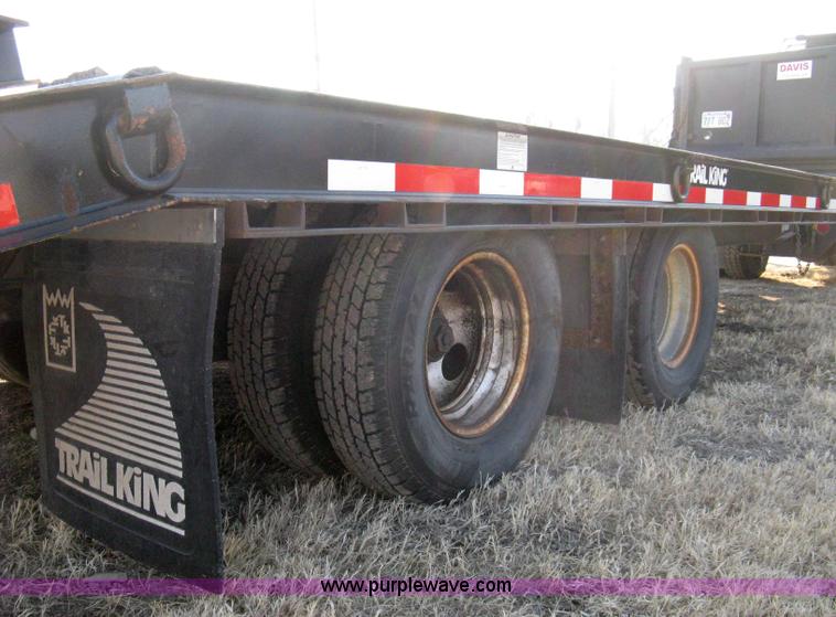 image for item 8211 2004 Trail King TK20 flatbed trailer