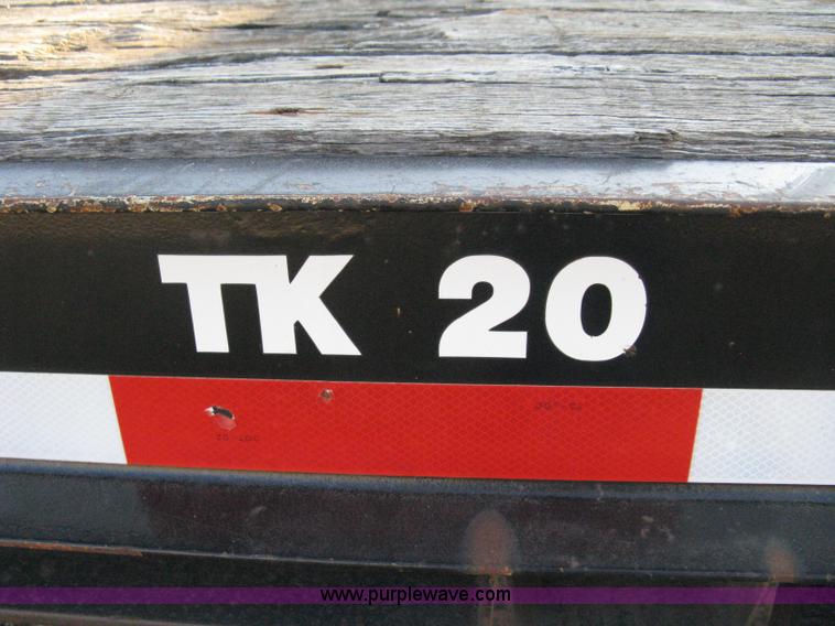 image for item 8211 2004 Trail King TK20 flatbed trailer