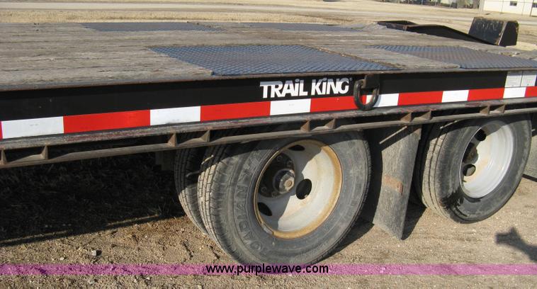 image for item 8211 2004 Trail King TK20 flatbed trailer