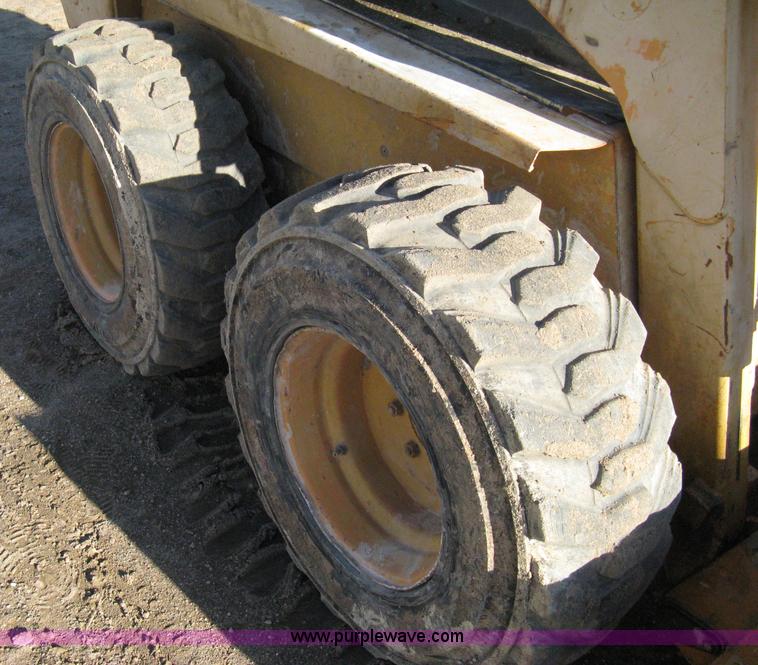 image for item 8217 2000 Case 1845 C skid loader