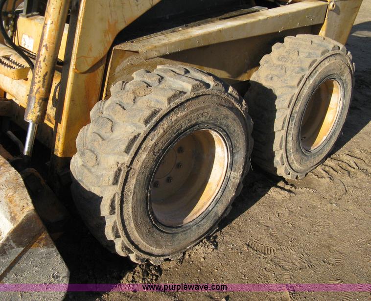 image for item 8217 2000 Case 1845 C skid loader