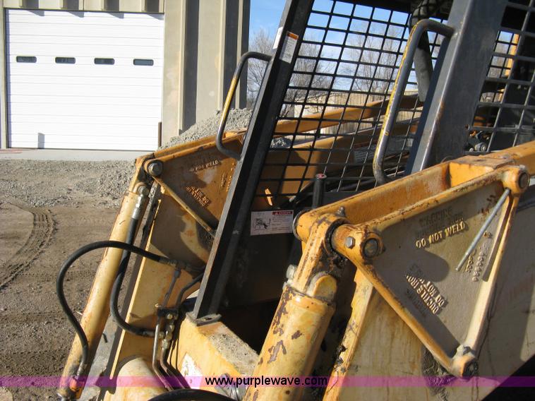 image for item 8217 2000 Case 1845 C skid loader