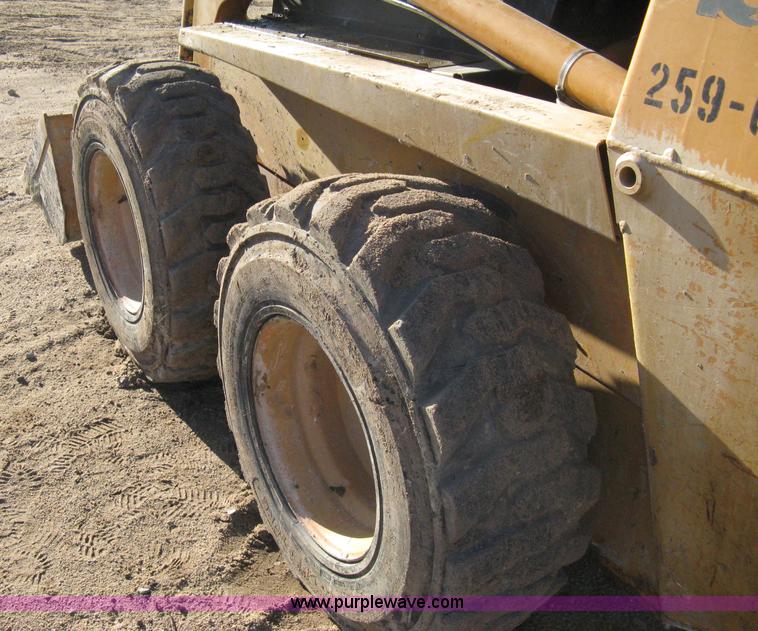 image for item 8217 2000 Case 1845 C skid loader