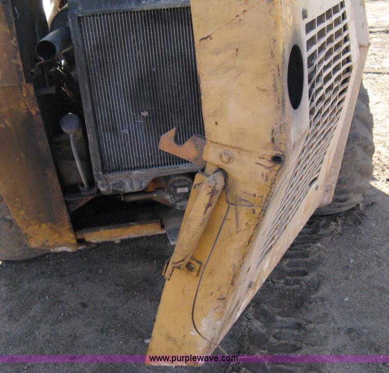 image for item 8217 2000 Case 1845 C skid loader