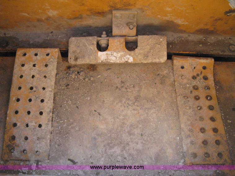 image for item 8217 2000 Case 1845 C skid loader