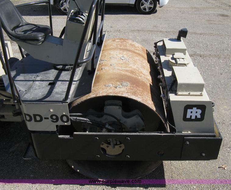 image for item 8223 Ingersoll Rand DD-90 vibratory compactor