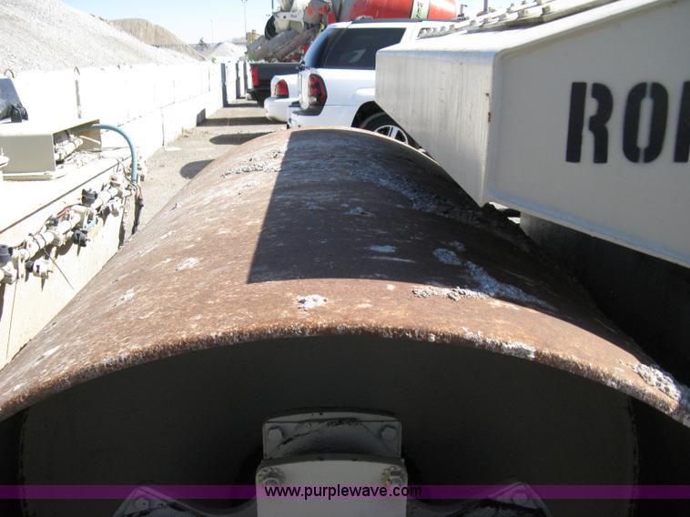 image for item 8223 Ingersoll Rand DD-90 vibratory compactor