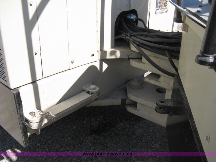 image for item 8223 Ingersoll Rand DD-90 vibratory compactor