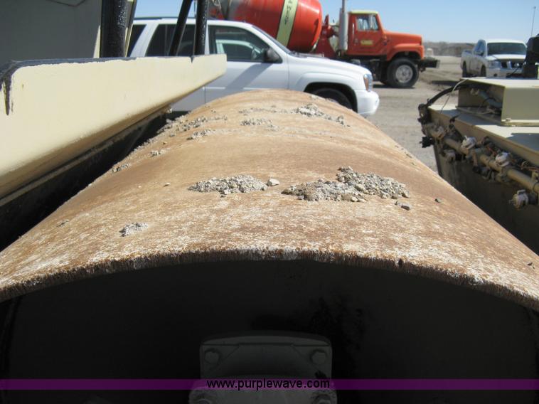 image for item 8223 Ingersoll Rand DD-90 vibratory compactor
