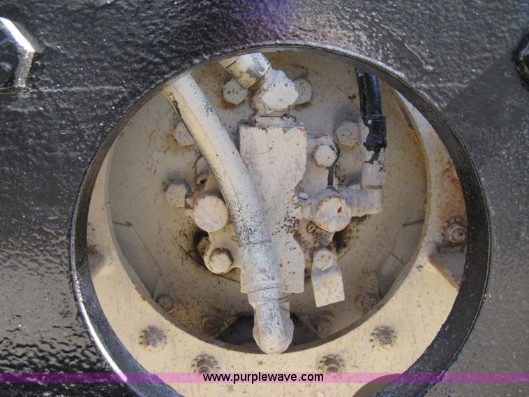 image for item 8223 Ingersoll Rand DD-90 vibratory compactor