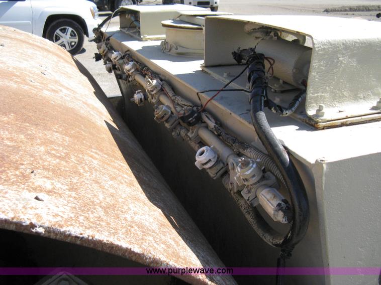 image for item 8223 Ingersoll Rand DD-90 vibratory compactor