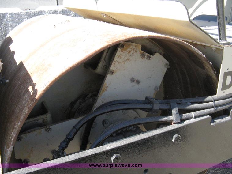 image for item 8223 Ingersoll Rand DD-90 vibratory compactor