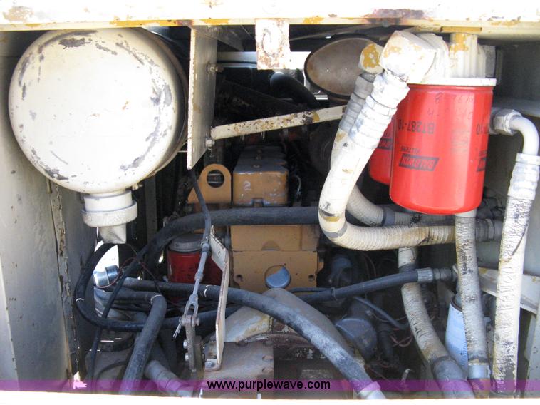 image for item 8223 Ingersoll Rand DD-90 vibratory compactor