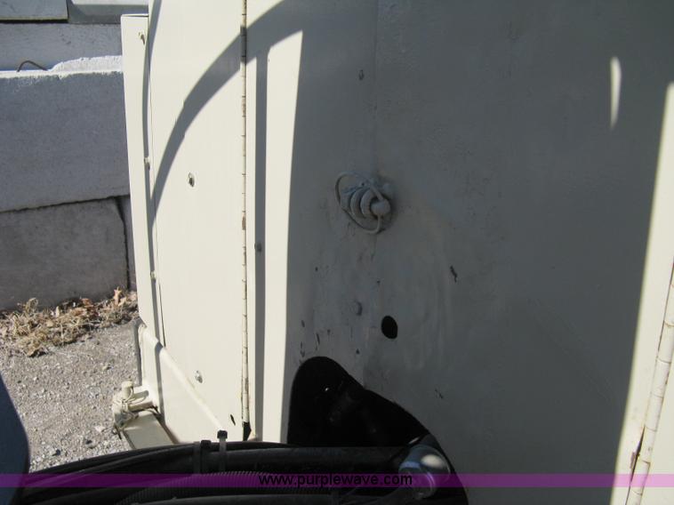 image for item 8223 Ingersoll Rand DD-90 vibratory compactor