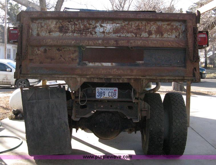 image for item 8227 1984 International S 1954 single axle dump truck
