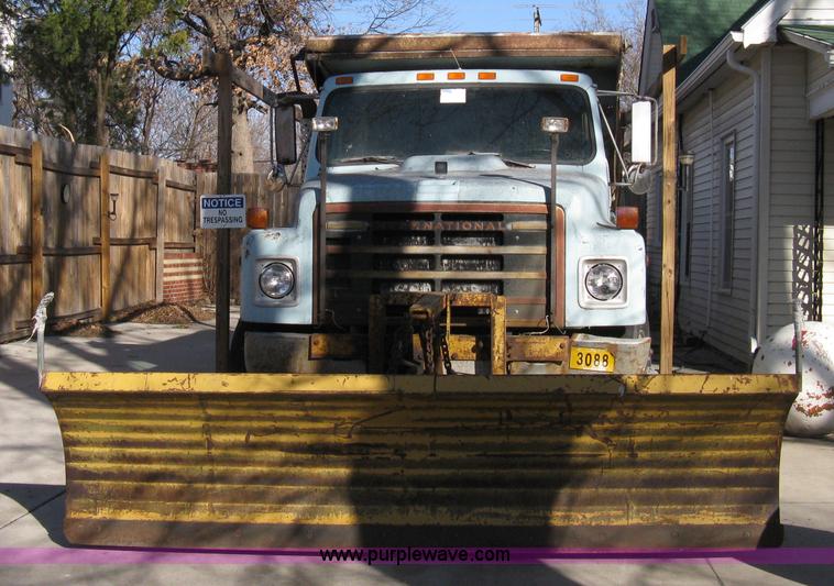 image for item 8227 1984 International S 1954 single axle dump truck