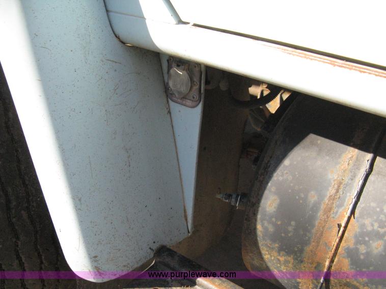 image for item 8227 1984 International S 1954 single axle dump truck