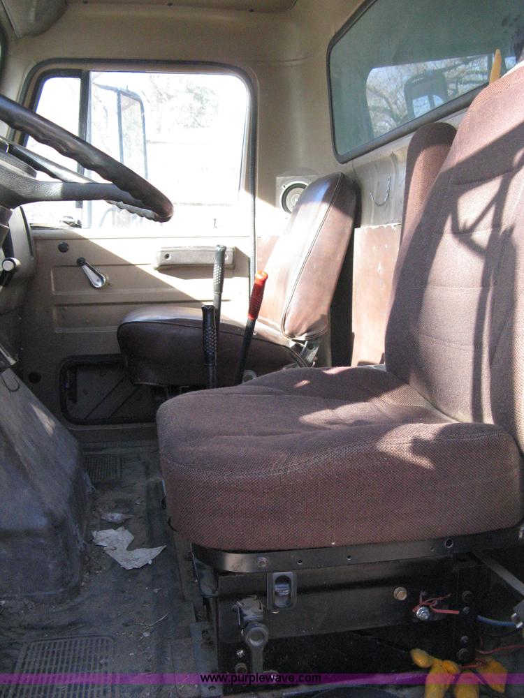 image for item 8227 1984 International S 1954 single axle dump truck