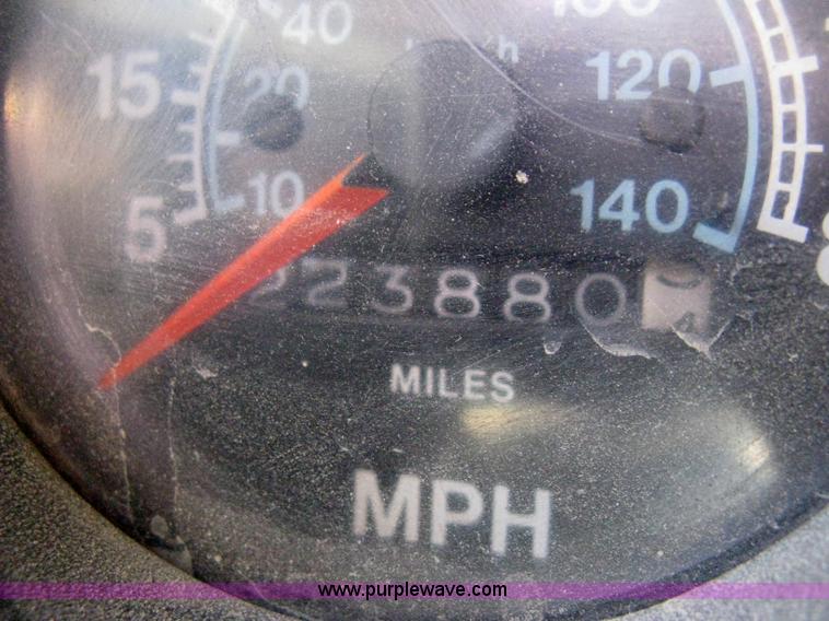 image for item 8227 1984 International S 1954 single axle dump truck