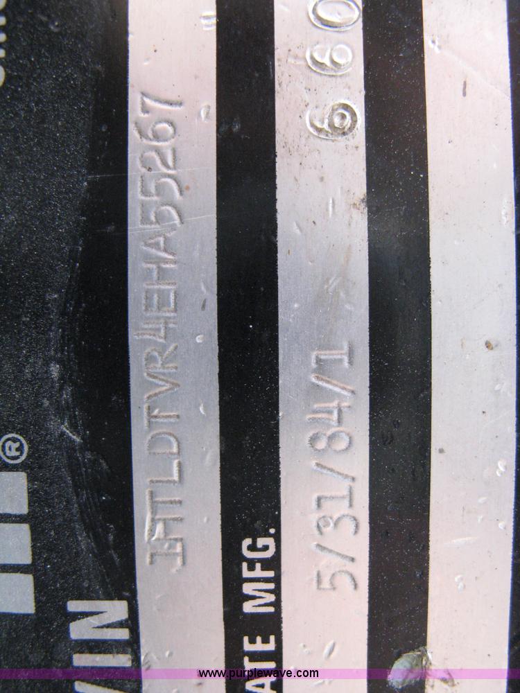 image for item 8227 1984 International S 1954 single axle dump truck