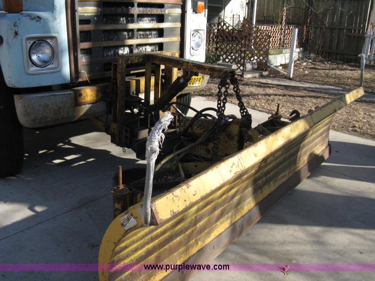 image for item 8227 1984 International S 1954 single axle dump truck