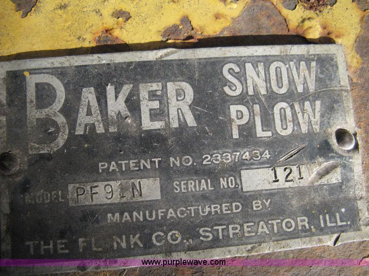 image for item 8227 1984 International S 1954 single axle dump truck