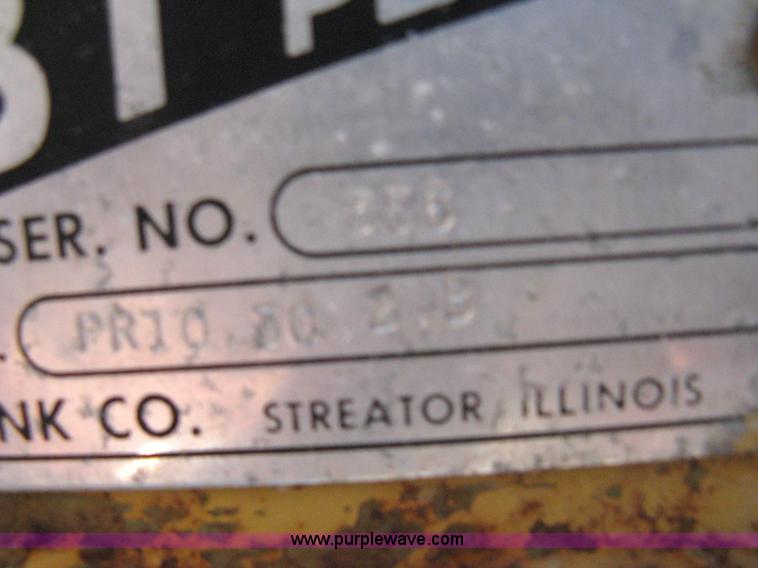 image for item 8227 1984 International S 1954 single axle dump truck