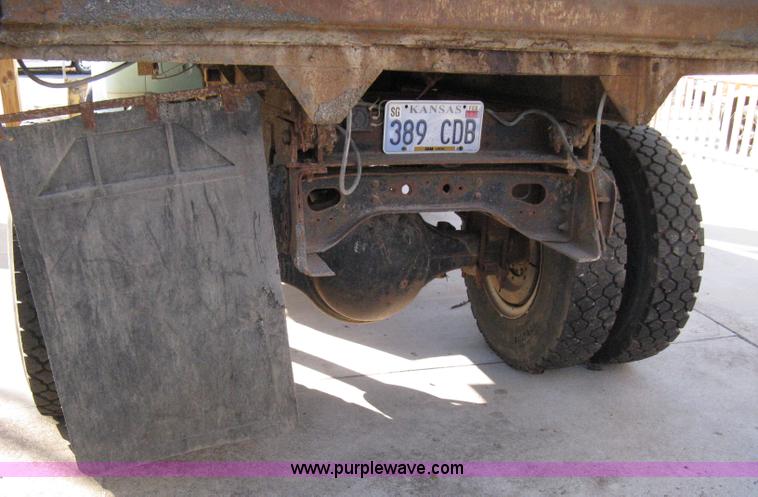 image for item 8227 1984 International S 1954 single axle dump truck
