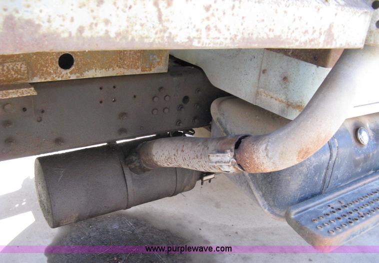 image for item 8227 1984 International S 1954 single axle dump truck