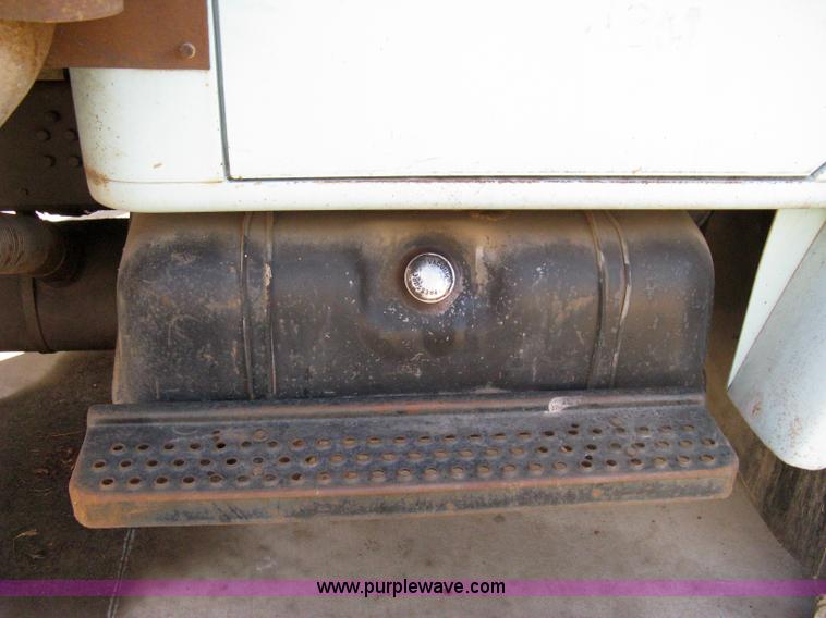 image for item 8227 1984 International S 1954 single axle dump truck