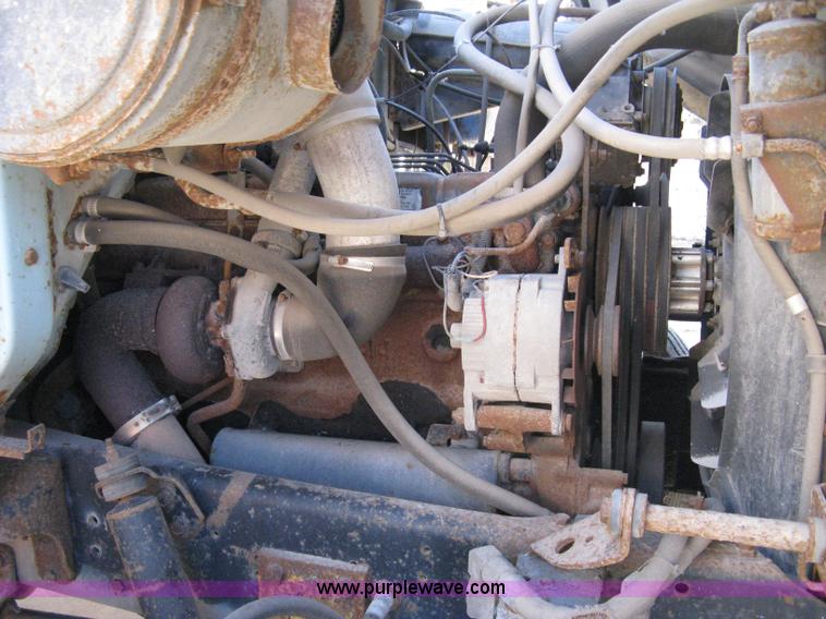 image for item 8227 1984 International S 1954 single axle dump truck