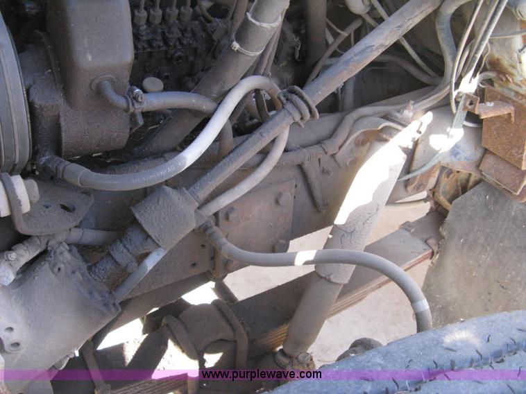 image for item 8227 1984 International S 1954 single axle dump truck