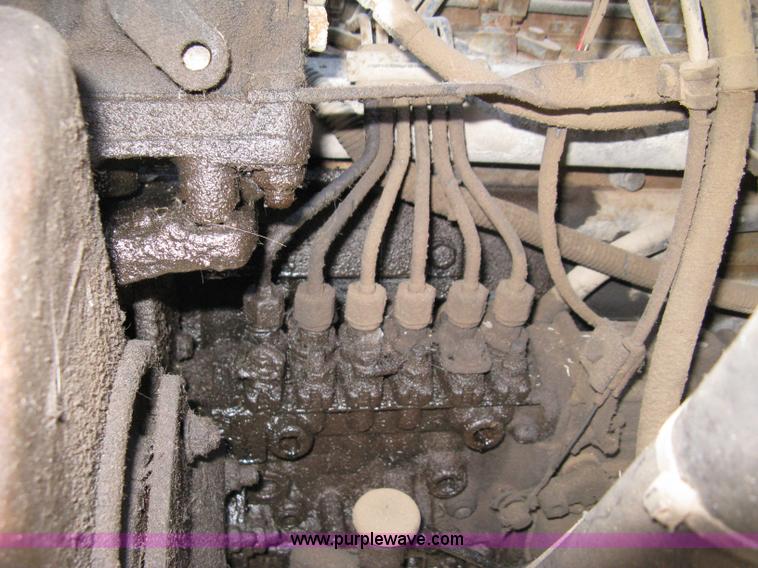 image for item 8227 1984 International S 1954 single axle dump truck