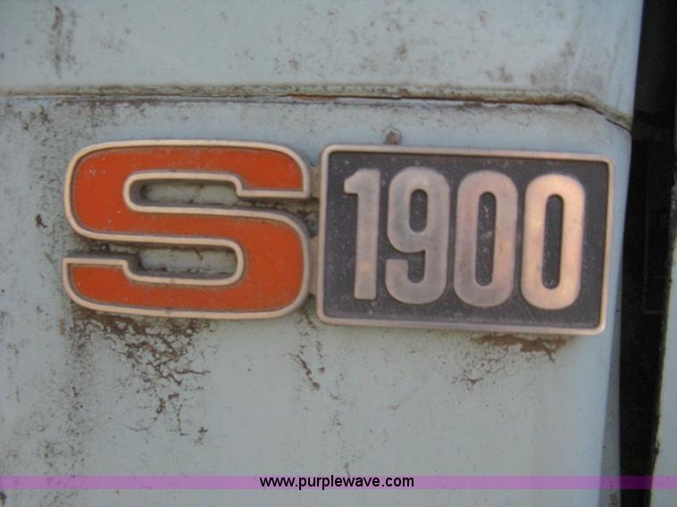 image for item 8227 1984 International S 1954 single axle dump truck