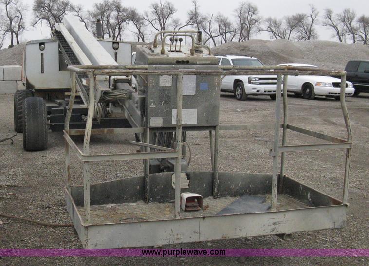 image for item 8234 Simon MPH 60 boom lift