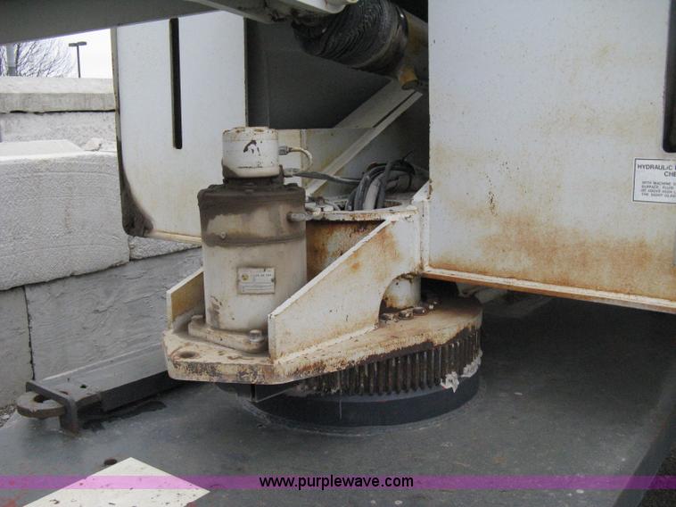 image for item 8234 Simon MPH 60 boom lift