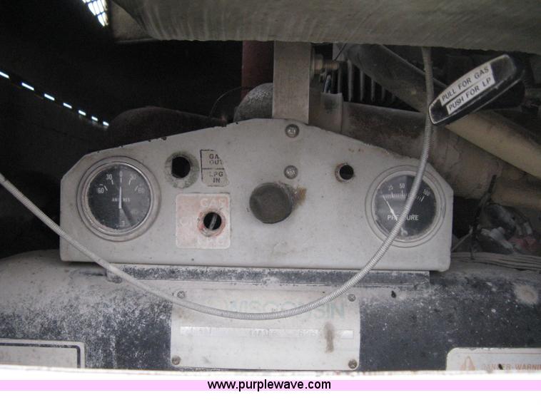 image for item 8234 Simon MPH 60 boom lift