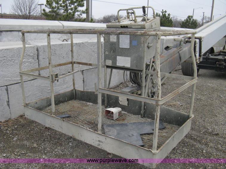 image for item 8234 Simon MPH 60 boom lift