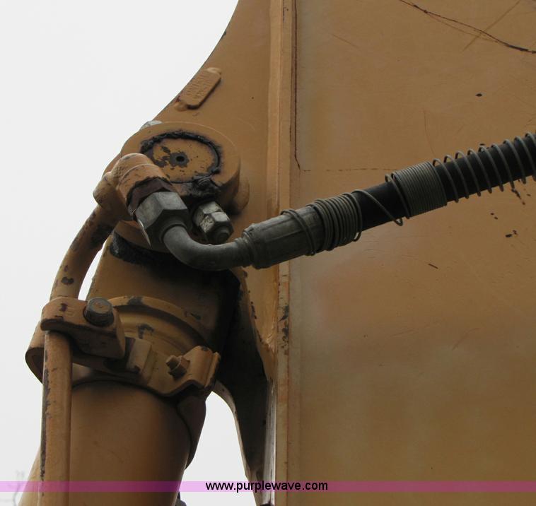 image for item 8364 2003 Case CX130 excavator