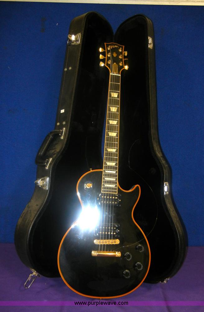 image for item 2038 Gibson electric guitar