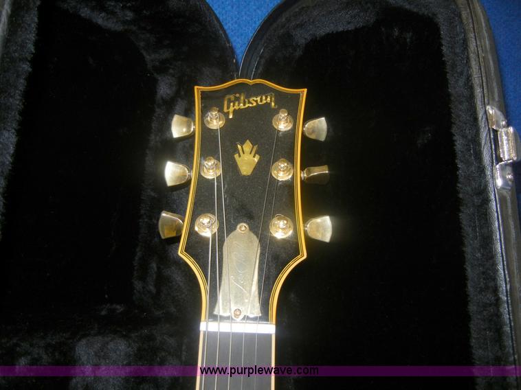 image for item 2038 Gibson electric guitar
