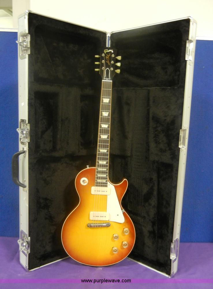 image for item 2042 Gibson Les Paul electric guitar