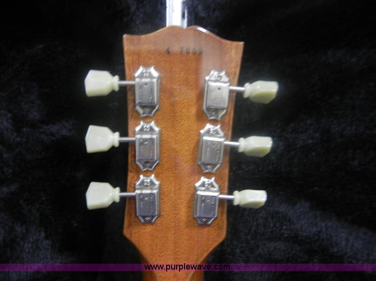 image for item 2042 Gibson Les Paul electric guitar