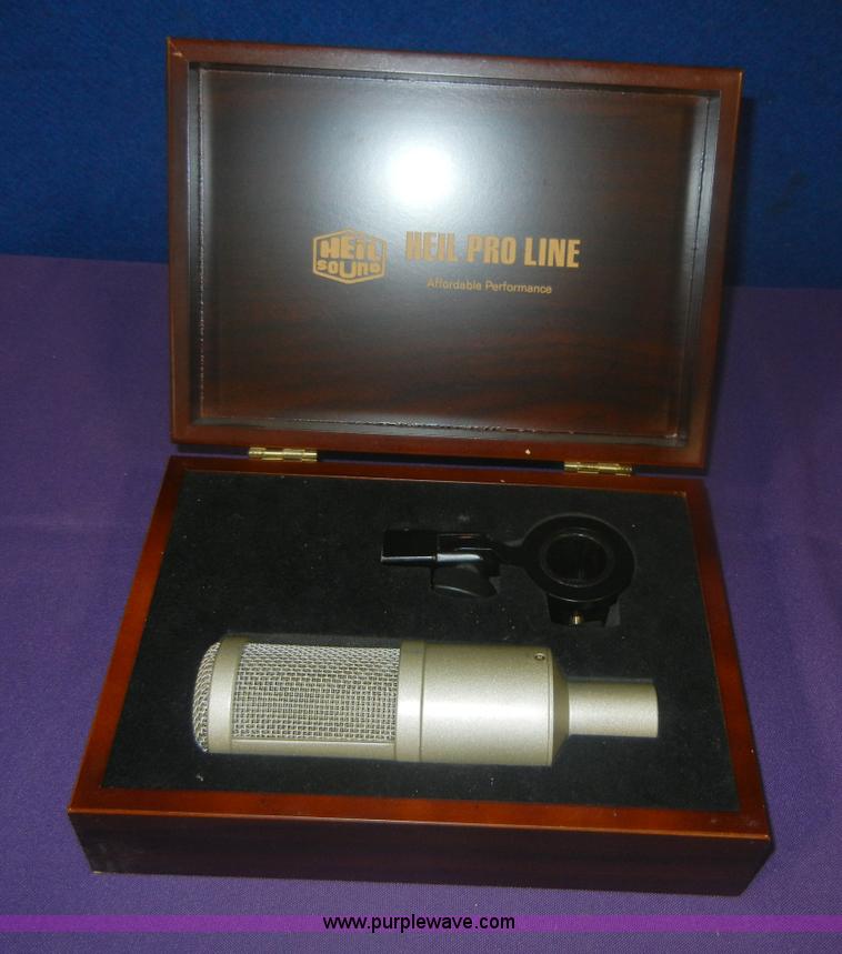 image for item 2118 Heil PR40 microphone with case