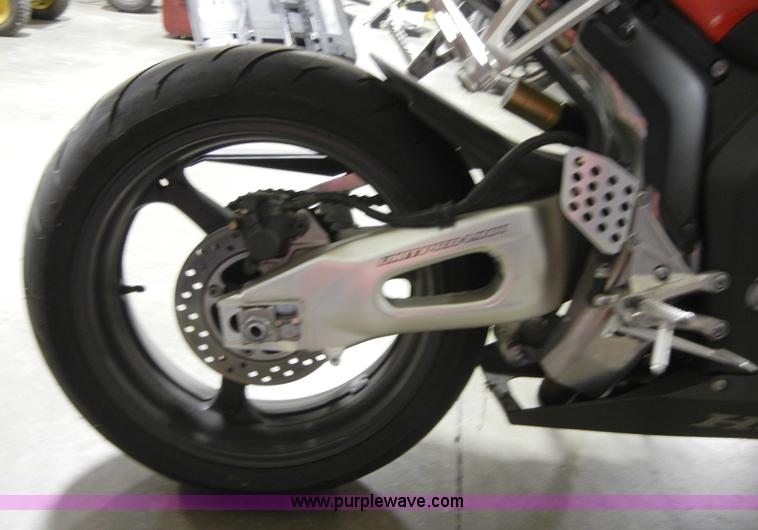 image for item 2228 2006 Honda CBR1000RR motorcycle