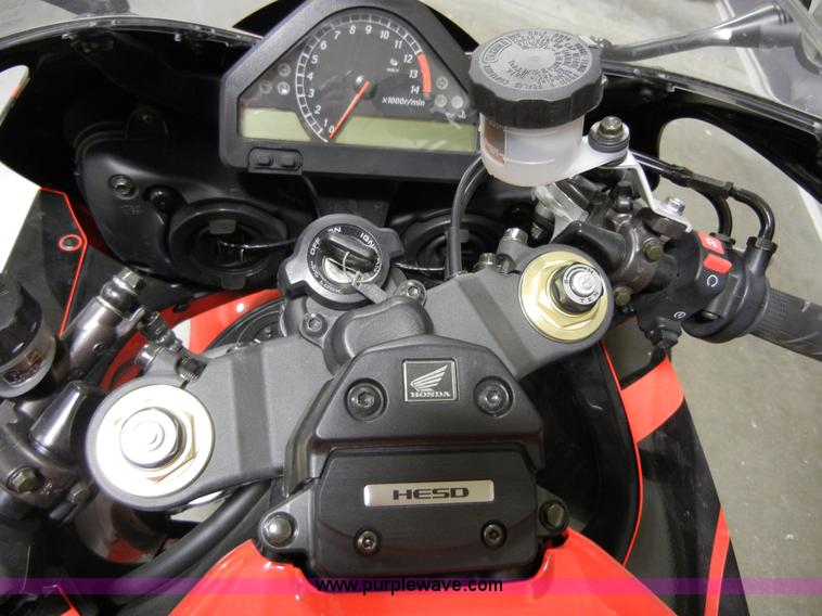image for item 2228 2006 Honda CBR1000RR motorcycle