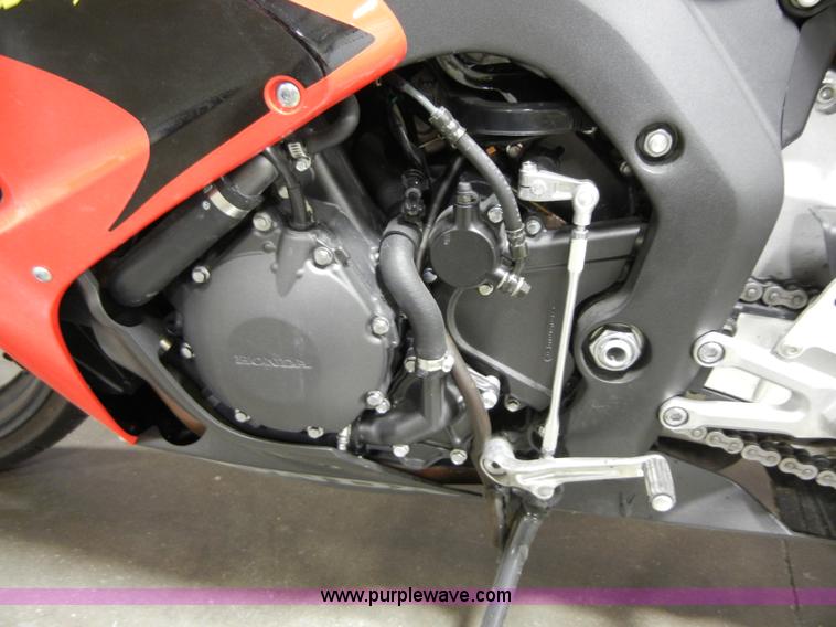 image for item 2228 2006 Honda CBR1000RR motorcycle