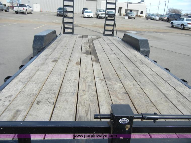 image for item 2331 2010 PJ 25' trailer