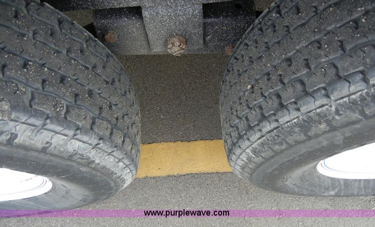 image for item 2331 2010 PJ 25' trailer