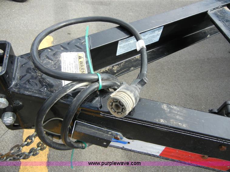 image for item 2331 2010 PJ 25' trailer